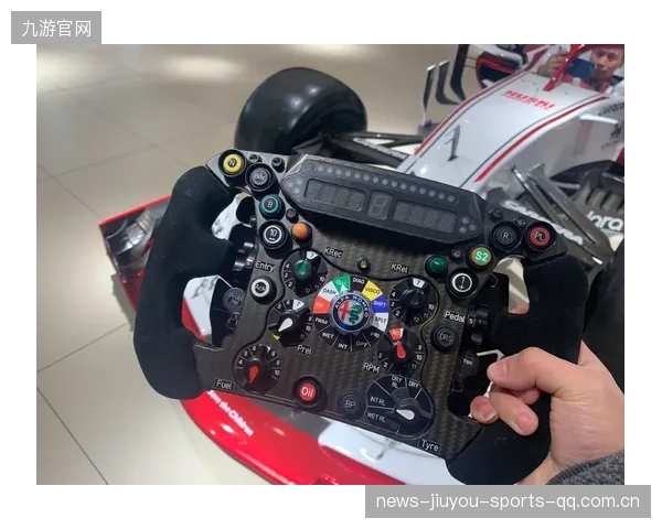 F1车手方向盘突失灵，极速生死瞬间却奇迹般掌控全场